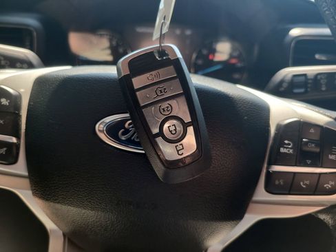 Certified 2022 Ford Explorer XLT w/ Equipment Group 202A image 31