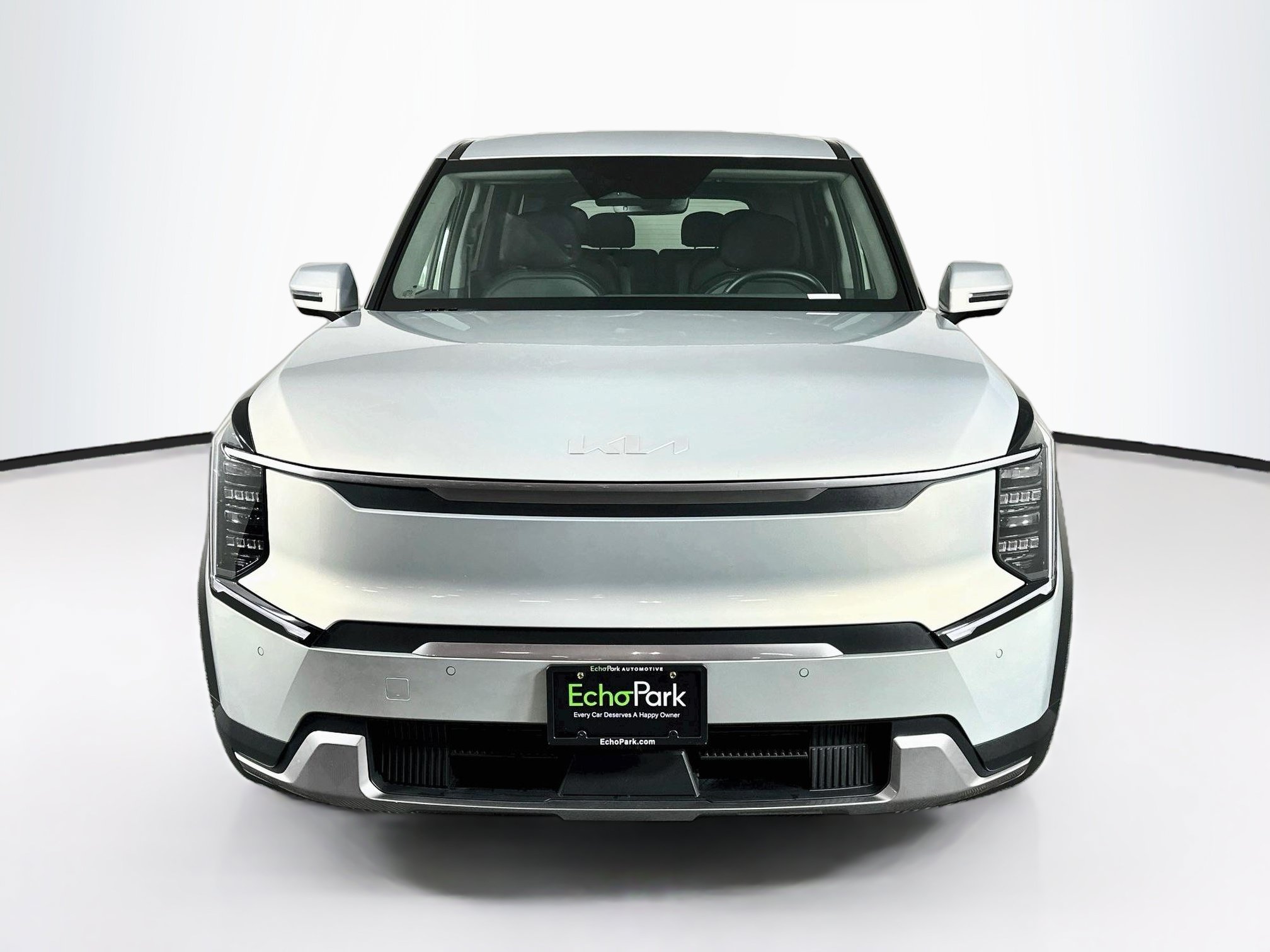Used 2024 Kia EV9 Light Long Range RWD image 2