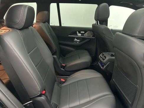 Used 2026 Mercedes-Benz GLS 450 4MATIC image 25