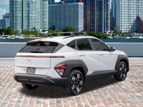 Used 2025 Hyundai Kona SEL image 5