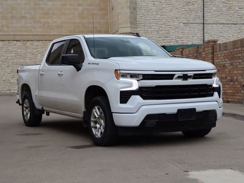 Used 2022 Chevrolet Silverado 1500 RST image 2
