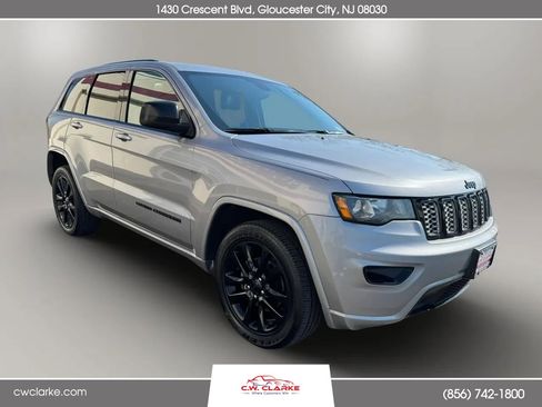 Used 2019 Jeep Grand Cherokee Altitude image 3