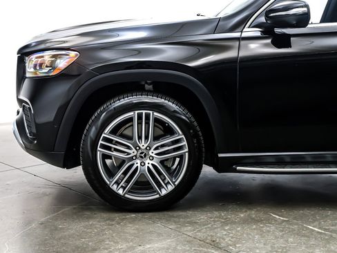 Certified 2025 Mercedes-Benz GLS 450 4MATIC image 12
