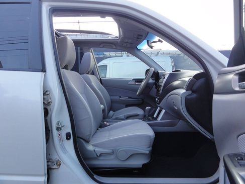 Used 2012 Subaru Forester 2.5X Premium AWD/4WD image 32