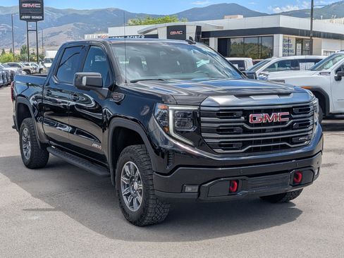 Used 2024 GMC Sierra 1500 AT4 w/ Technology Package AWD/4WD image 8