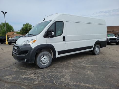 Used 2025 RAM ProMaster 3500 w/ Convenience Group FWD image 2