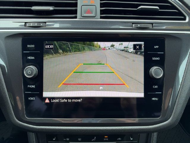 Used 2023 Volkswagen Tiguan SE AWD/4WD image 19