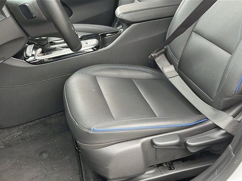 Used 2025 Buick Envista Sport Touring image 17