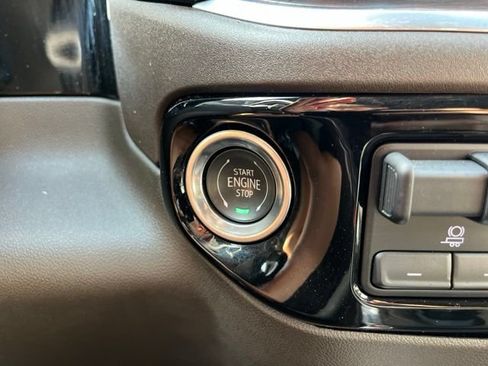Used 2023 GMC Sierra 1500 SLT w/ SLT Premium Plus Package AWD/4WD image 20