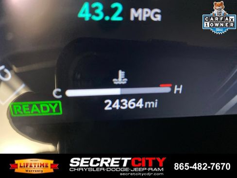 Used 2025 Toyota Camry XSE FWD image 17