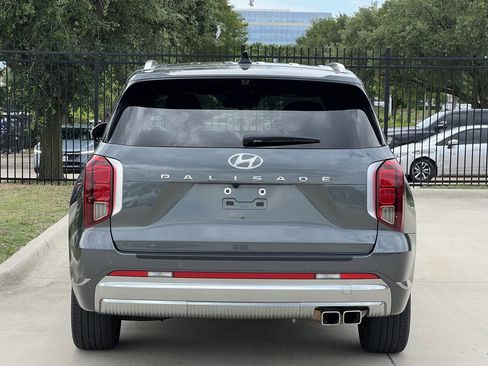 Used 2023 Hyundai Palisade Calligraphy w/ Cargo Package FWD image 4