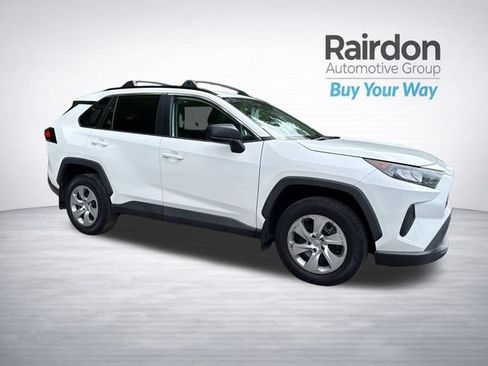 Used 2021 Toyota RAV4 LE FWD image 1