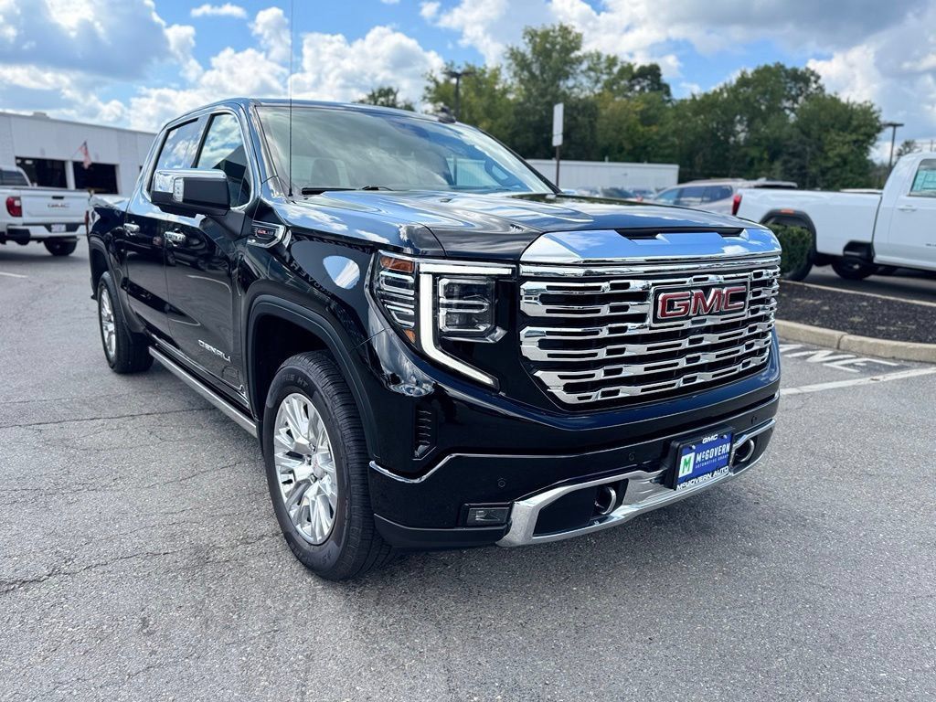 Used 2024 GMC Sierra 1500 Denali AWD/4WD image 8
