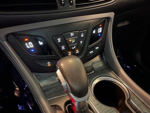 Used 2019 Buick Envision Essence image 26