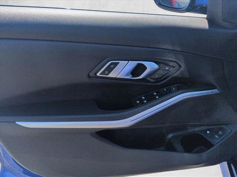 Used 2022 BMW 330e w/ M Sport Package RWD image 11