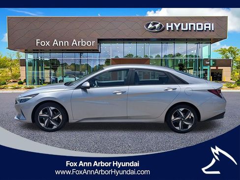 Certified 2023 Hyundai Elantra SEL w/ Convenience Package FWD image 2