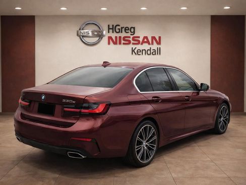 Used 2023 BMW 530e xDrive image 2