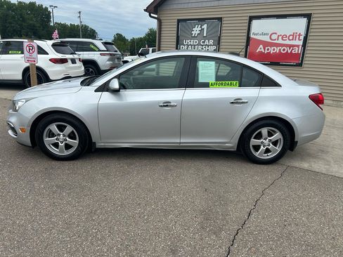 Used 2015 Chevrolet Cruze LT FWD image 8