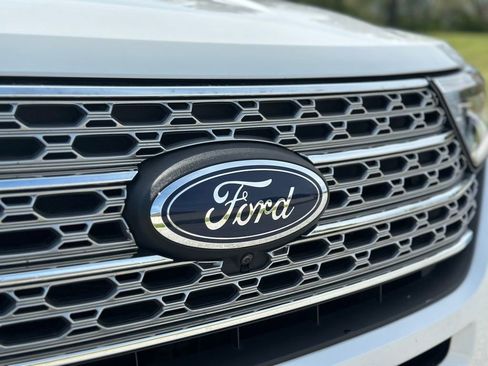 Used 2020 Ford Explorer Limited w/ Class III Trailer Tow Package RWD image 11