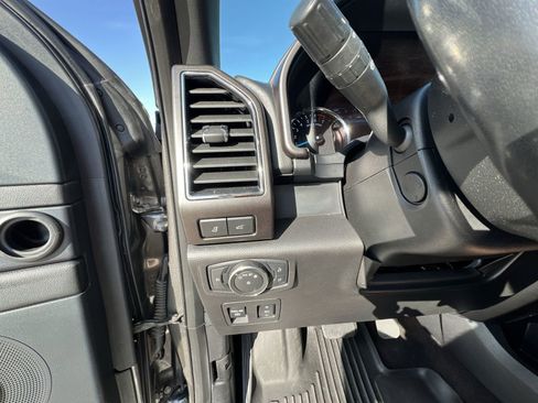 Used 2021 Ford Expedition Limited image 18