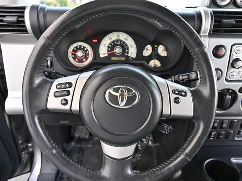 Used 2011 Toyota FJ Cruiser 4WD w/ Upgrade Pkg image 18