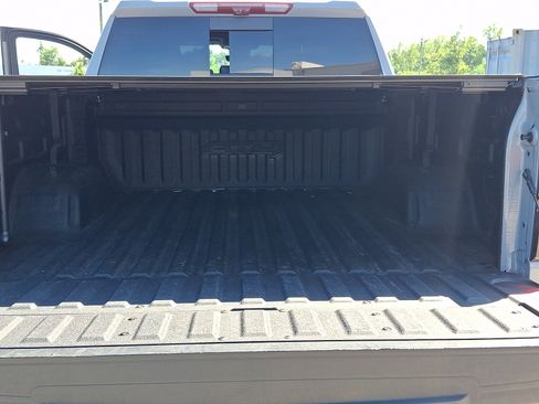 Used 2024 GMC Sierra 1500 AT4 w/ Technology Package AWD/4WD image 28