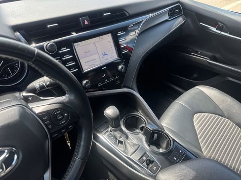 Used 2020 Toyota Camry SE w/ Moonroof Package AWD/4WD image 21