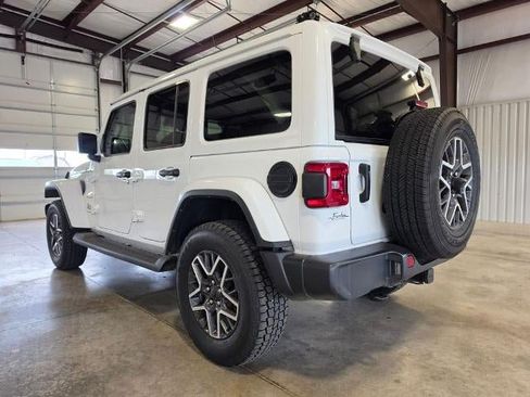 Used 2024 Jeep Wrangler Unlimited Sahara AWD/4WD image 3