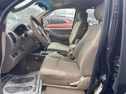 Used 2009 Nissan Frontier SE w/ SE Value Truck Pkg image 13