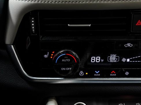 Used 2021 Nissan Rogue SL image 25