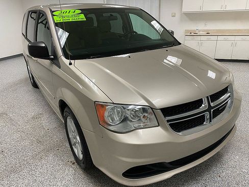 Used 2014 Dodge Grand Caravan SE w/ Quick Order Package 29E SE image 3