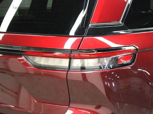 Used 2025 Jeep Grand Cherokee Altitude image 38