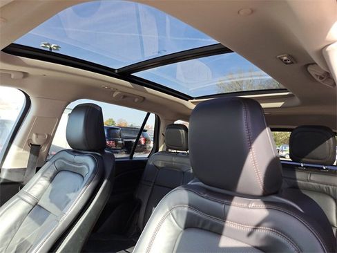 Used 2023 Lincoln Aviator Reserve w/ Equipment Group 201A image 24