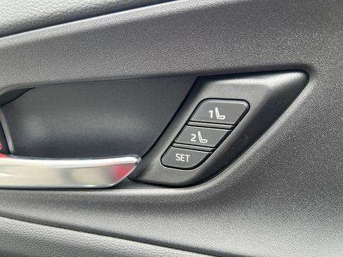 New 2026 Toyota Prius Plug-In Hybrid FWD image 34