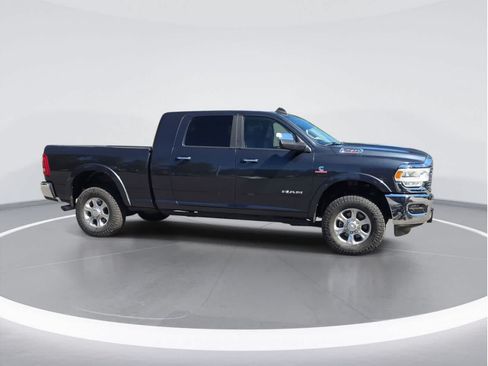 Used 2022 RAM 2500 Laramie AWD/4WD image 3