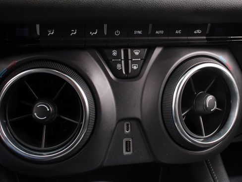 Used 2019 Chevrolet Blazer LT image 28