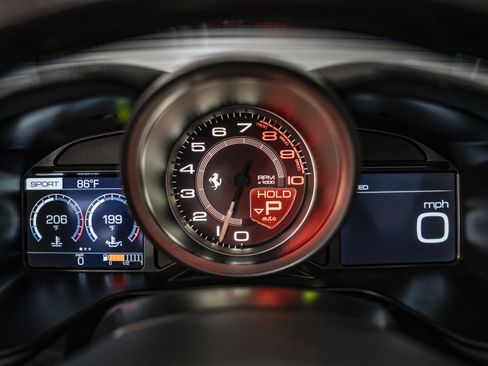 Used 2019 Ferrari Portofino RWD image 33