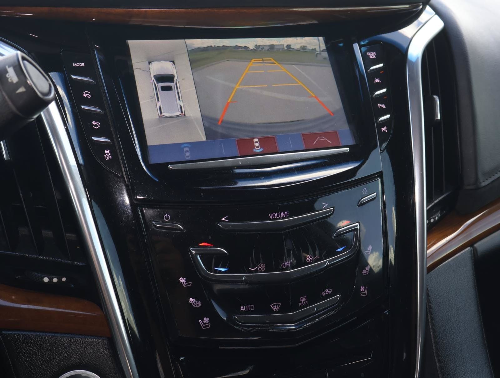 Used 2017 Cadillac Escalade Luxury RWD image 26