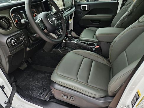 New 2026 Jeep Gladiator Mojave AWD/4WD image 15