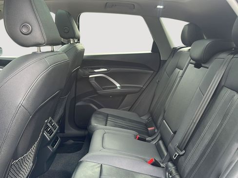 Used 2025 Audi Q5 Premium w/ Convenience Package AWD/4WD image 18