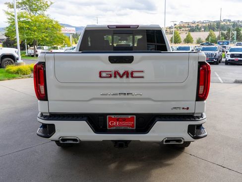 Used 2024 GMC Sierra 1500 AT4 w/ AT4 Preferred Package image 12