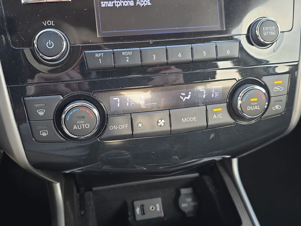 Used 2014 Nissan Altima 2.5 SL w/ Moonroof Package FWD image 29