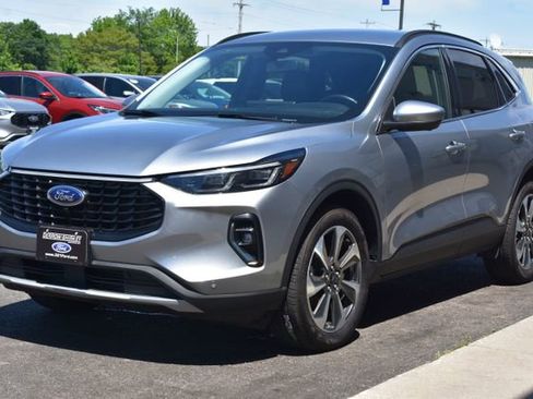 Used 2023 Ford Escape Platinum AWD/4WD image 13