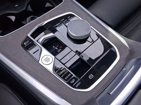 Used 2024 BMW X5 xDrive40i w/ M Sport Package image 17