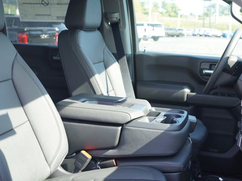 New 2025 GMC Sierra 3500 Pro w/ Convenience Package AWD/4WD image 13