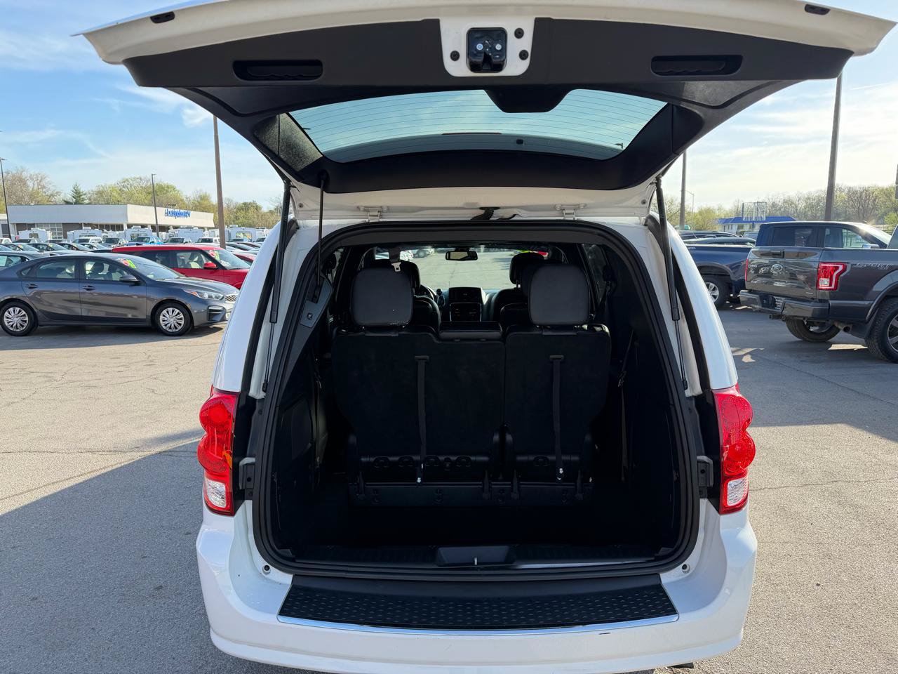 Used 2020 Dodge Grand Caravan GT FWD image 12