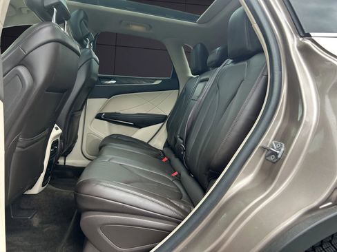 Used 2019 Lincoln MKC Reserve w/ MKC Climate Package image 13