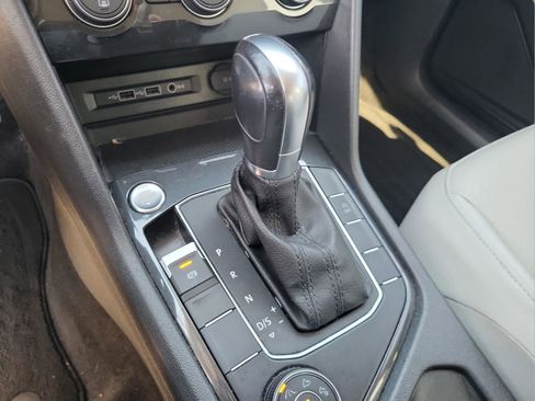 Used 2019 Volkswagen Tiguan SE image 15