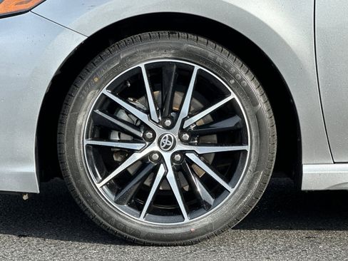 Used 2023 Toyota Camry SE image 12