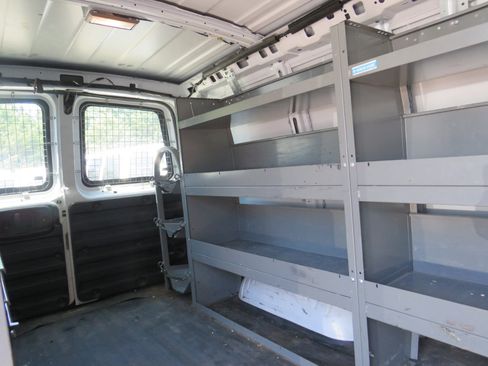 Used 2014 Chevrolet Express 3500 image 20